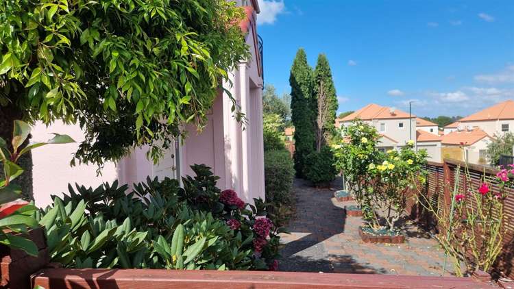 9 Stolford Crescent New Lynn_8