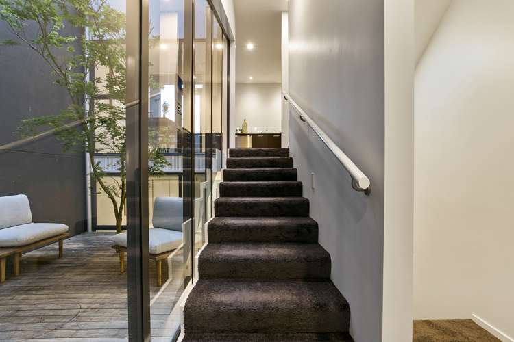 86 Fisher-Point Drive Auckland Central_5