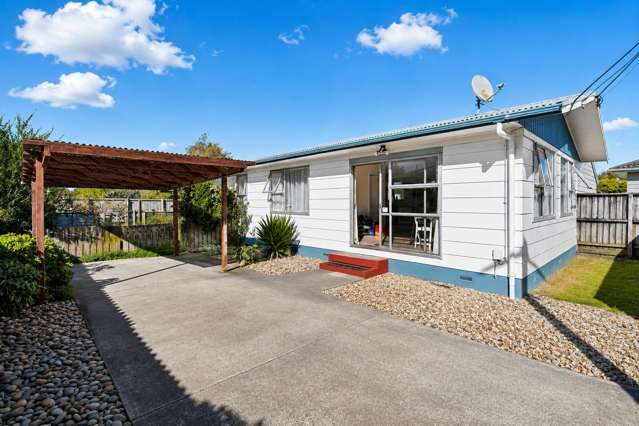 3 Beds 2 Baths & A Location to Love