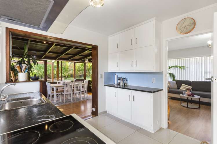 2/16 Girrahween Drive Totara Vale_6