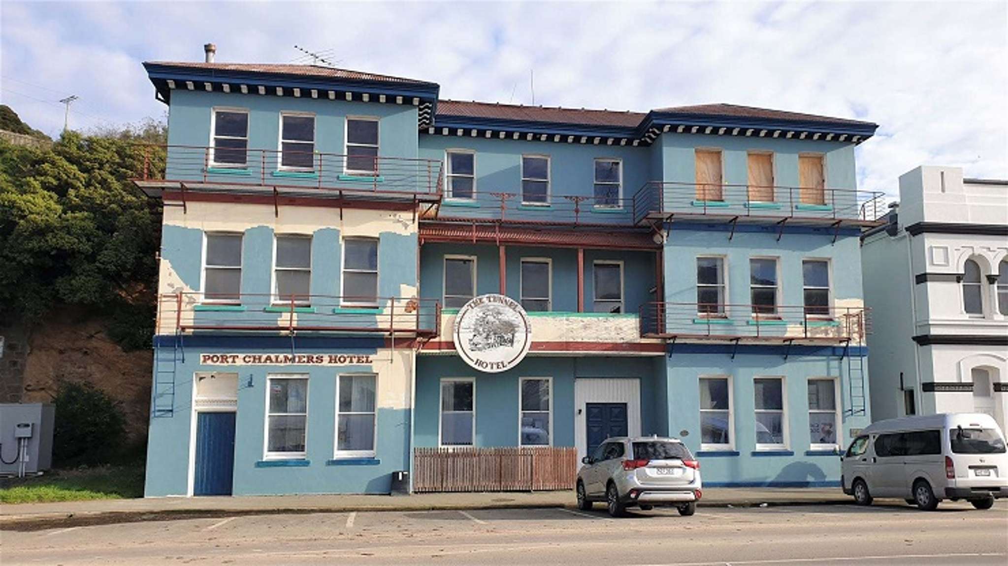 Haunted pub for sale in Dunedin: 'Ghost called Mary hangs out in Room 8 on top floor'