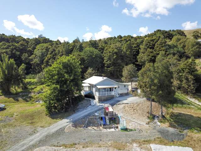 Country Bungalow With Views