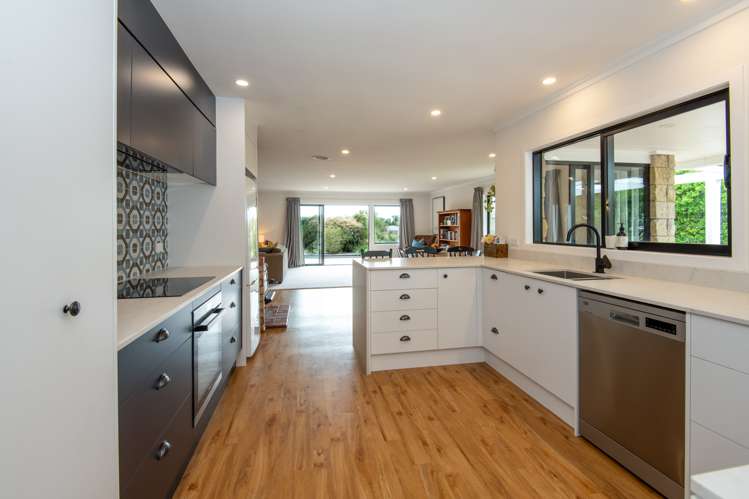 186 Holland Road Puketaha_7