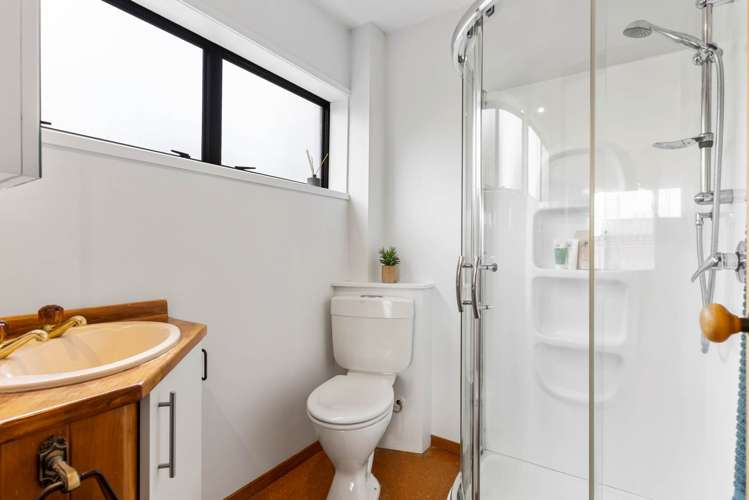 4200 Great North Road Glendene_17