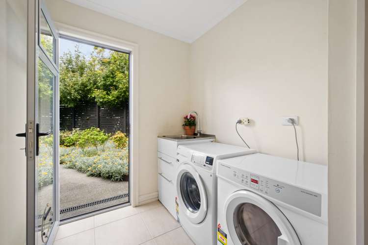 33 Seymour Road Mellons Bay_31