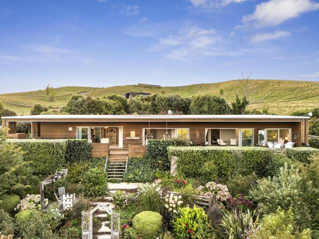 Luxurious Lifestyle Retreat, Breathtaking Views!