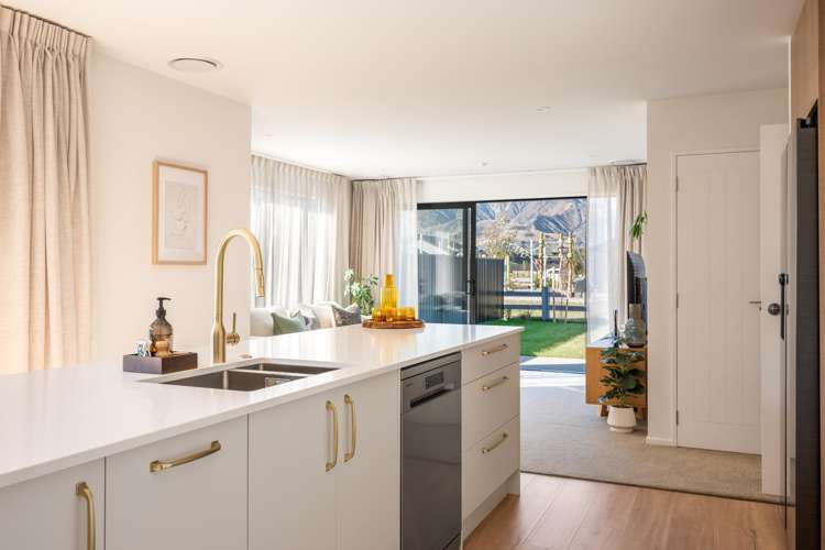 182 Burdon Loop Lake Hawea_7