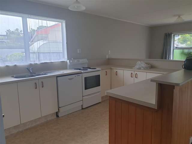 10 Colenso Place Otaki Beach_1