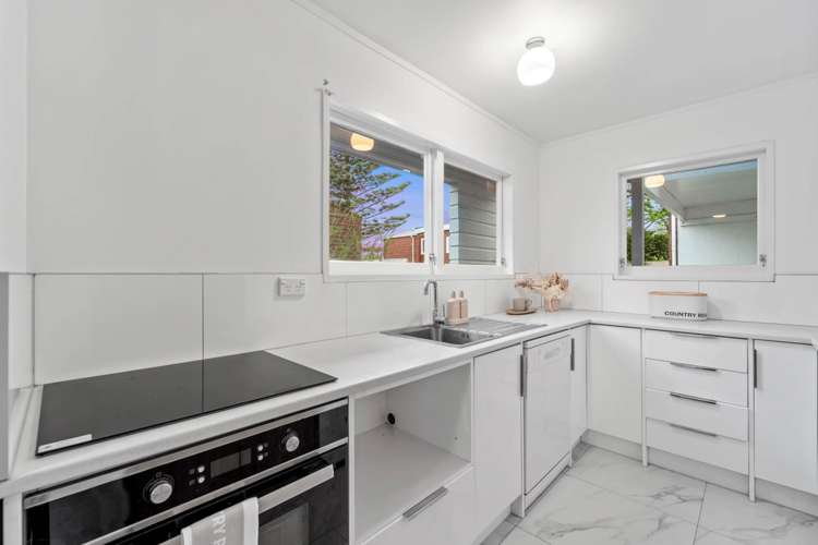 2/32a Clayburn Road Glen Eden_5