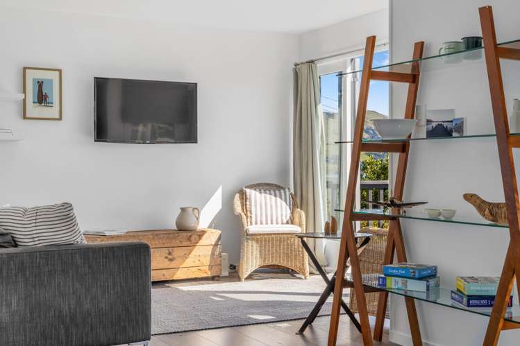 217 Beach Road Akaroa_10