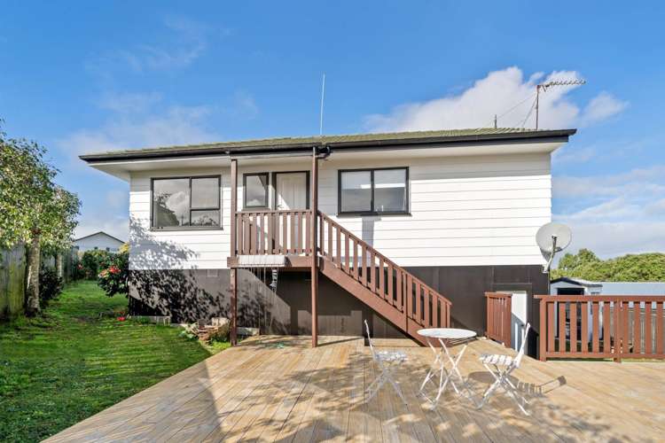 18 Leiden Place Totara Vale_2