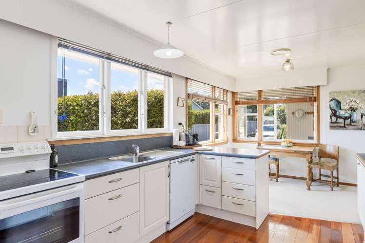 206b Tukapa Street Westown_16