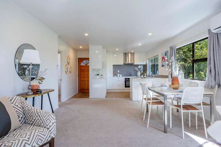 2/73 Bond Crescent Forrest Hill_11