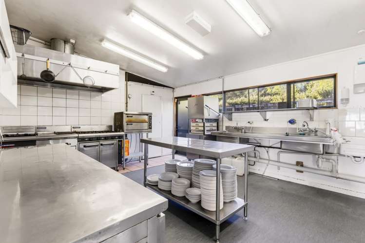 88 and 104 Waihi Road Tokaanu_9