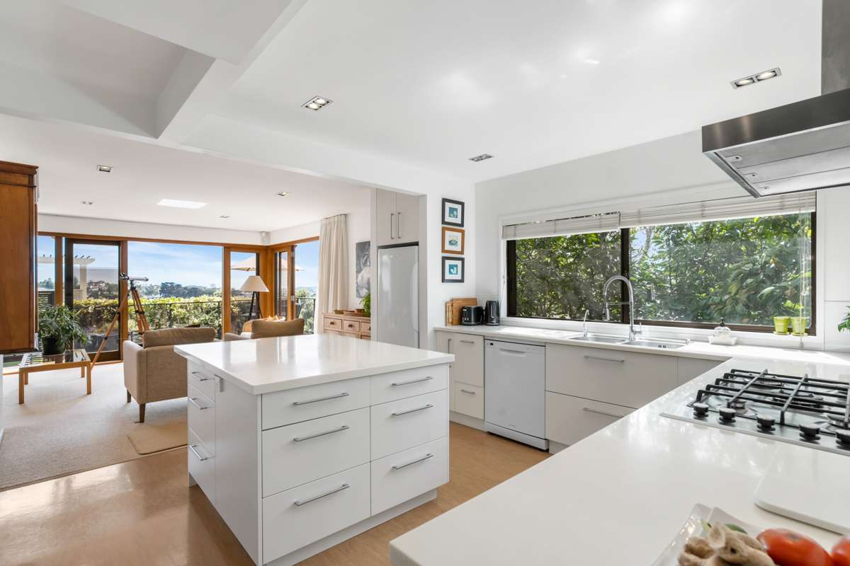 83 Bassett Road_4