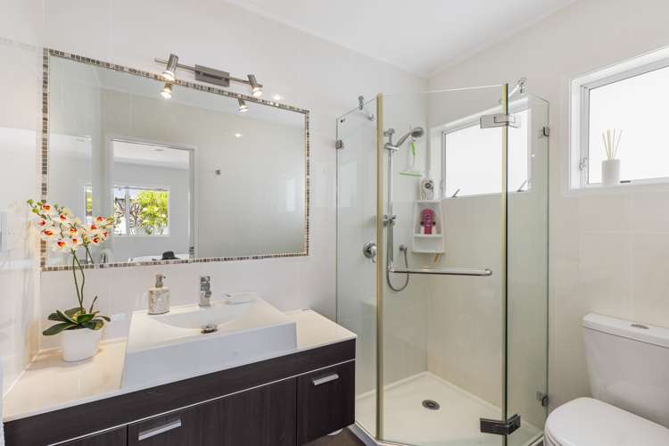 100 Bramley Drive Farm Cove_14