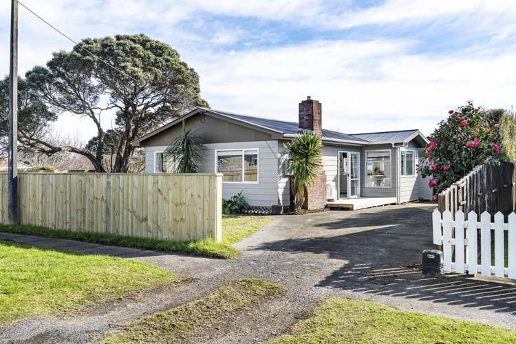 71 Clifton Drive Waitara_13