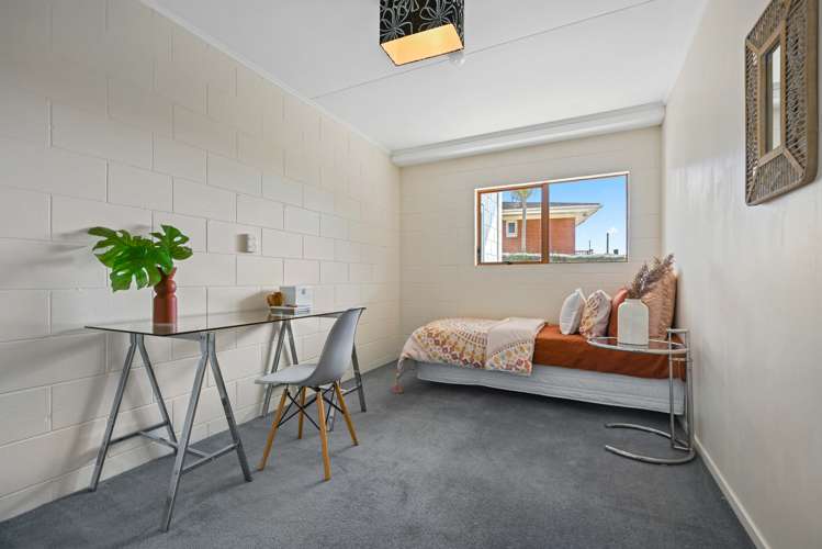 63 Macdonald Road Glenview_12