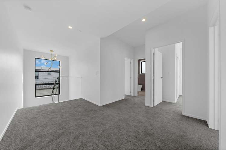 15A Holland Avenue Point England_19