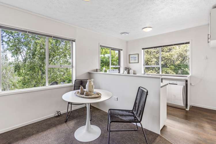 2/10 Don Croot Street Morningside_12