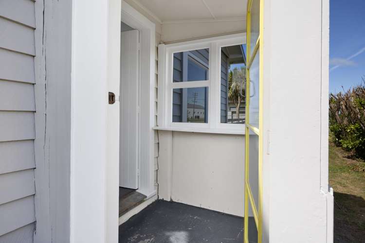 23 Layard Street Opunake_25