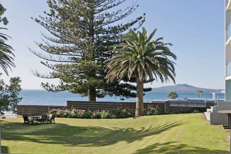 6/64 Milford Road Milford_16