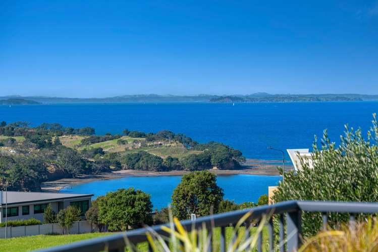 15 Balboa Drive Matakatia_10