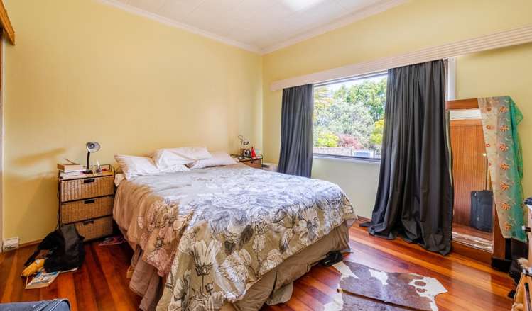 84 Kauri Point Road Laingholm_10