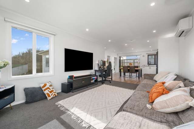 10 Birman Place Cannons Creek_2