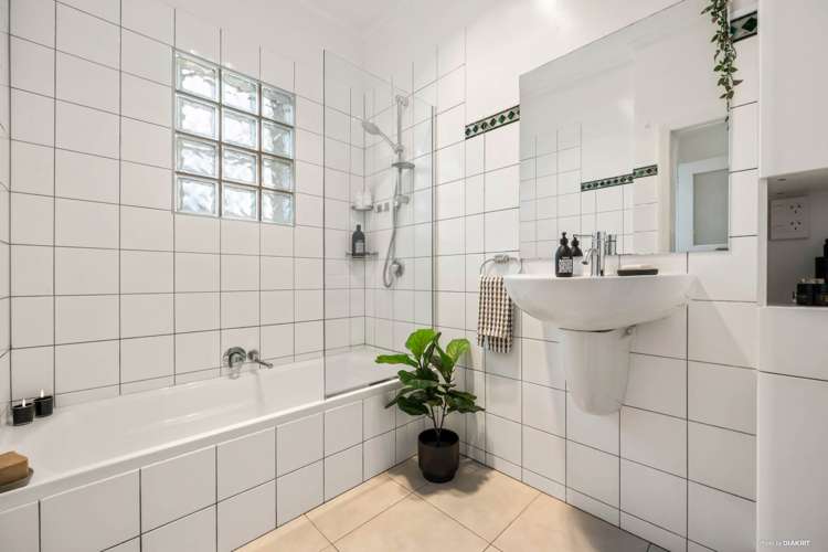 46 Alberta Street Point Chevalier_12