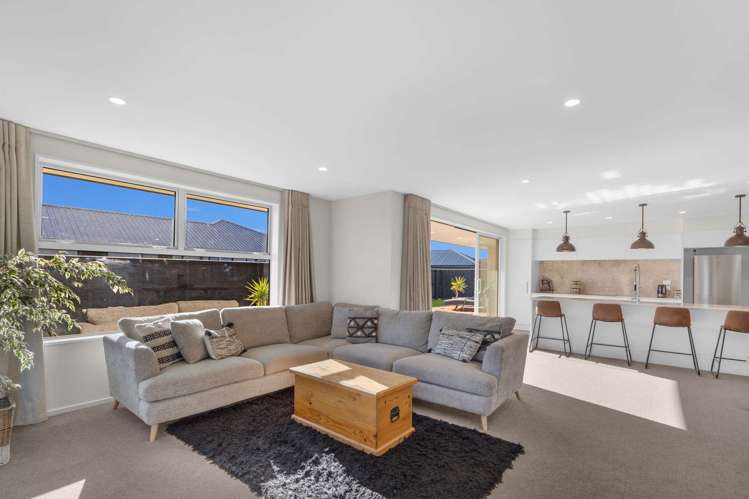 49 Fairbairn Road_5