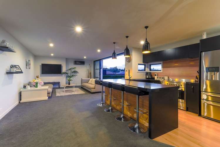 66 Fairose Drive Richmond_5