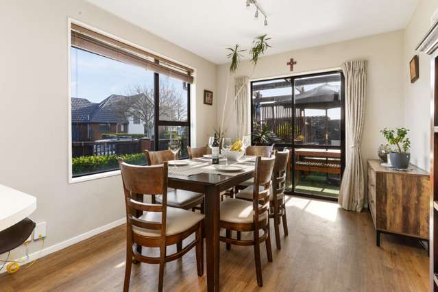 2/1 Cataluna Place Hei Hei_3