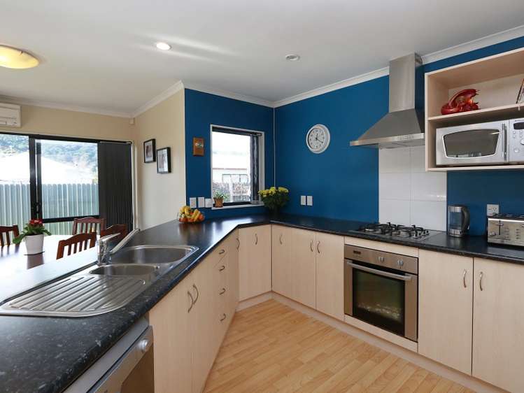 19 Woodland Grove Wainuiomata_4