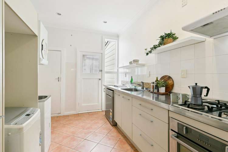 51 Scarborough Terrace Mount Victoria_9