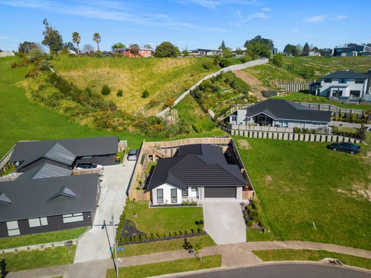 83 Whakaturou Crescent Pyes Pa_23