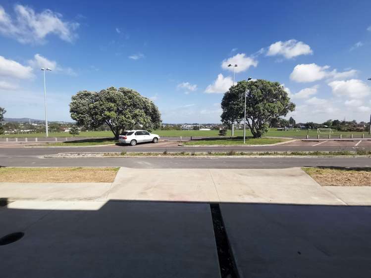 62 Bordeaux Parade Te Atatu South_13