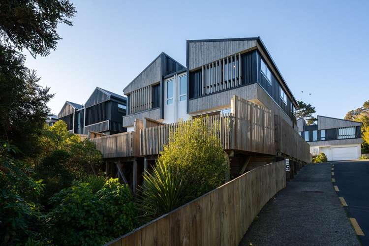 1/6 Bushland Grove Paparangi_16