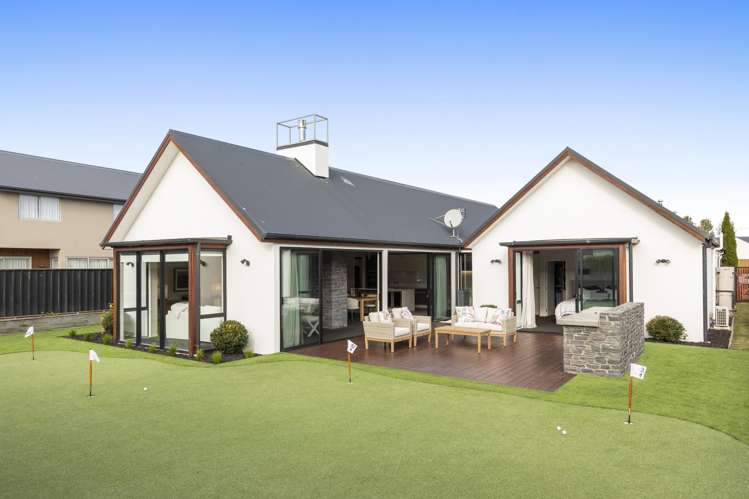 6 Waterstock Way Parklands_24