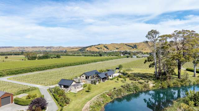 Exceptional lifestyle appeal, river side setting