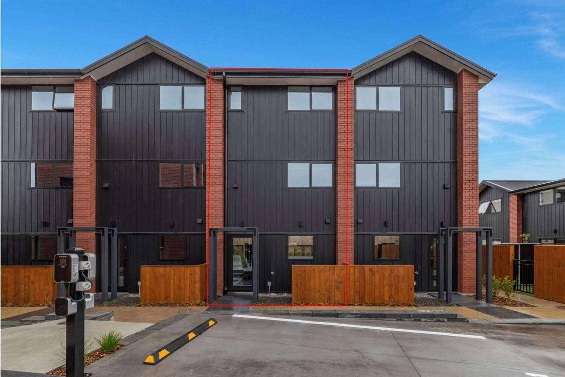 10/10 Wilsher Crescent 11401_0