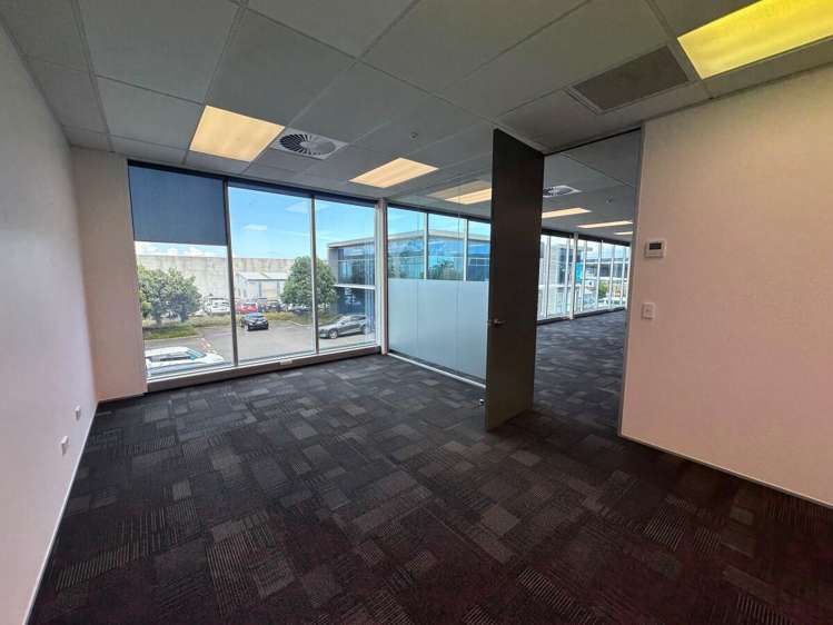 First Floor, 4 Pavilion Drive, Mangere Mangere_3