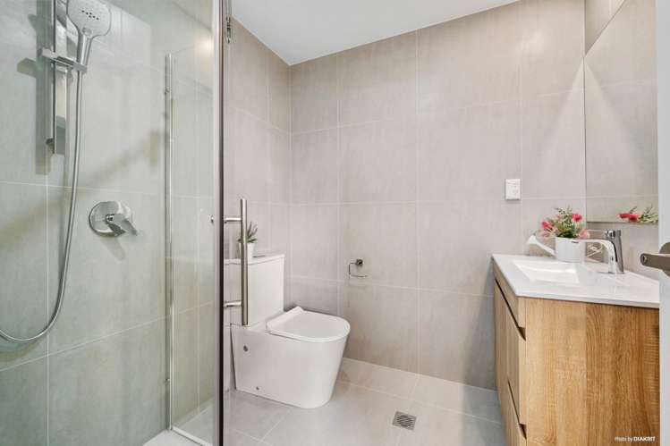 9/28 Ludlow Terrace Totara Vale_13