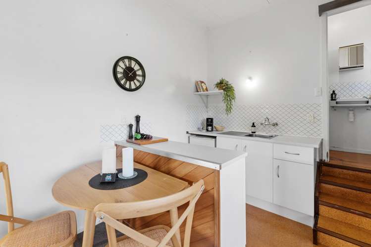 1/918 Beach Road Waiake_12