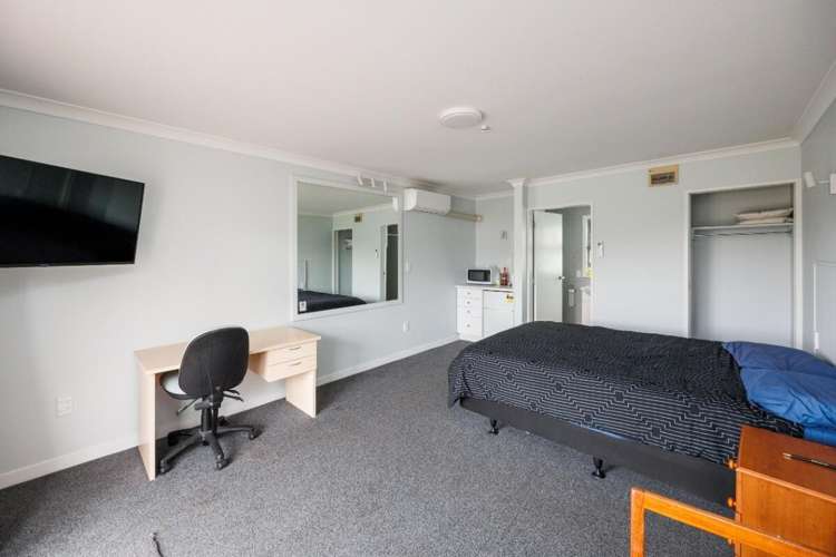 170 The Avenue Levin_7