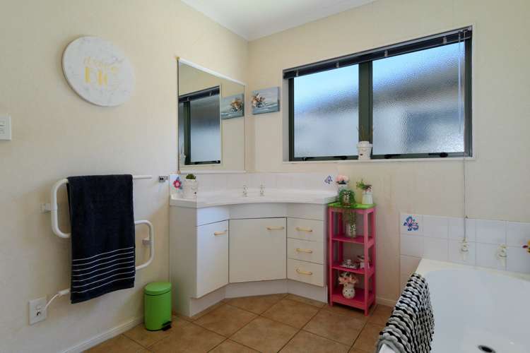 8 Brackenburn Drive Ohauiti_17