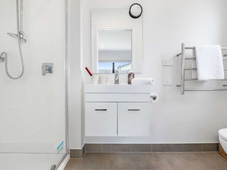 7 Poutawa Lane Clarks Beach_11