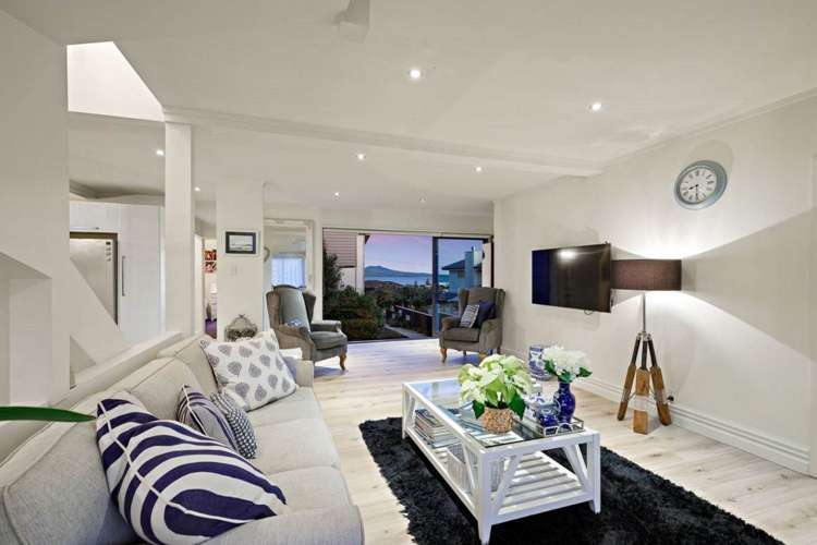 2/36 Seaview Road Castor Bay_6