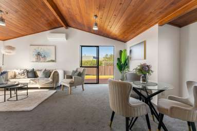 1596b Great North Road_3