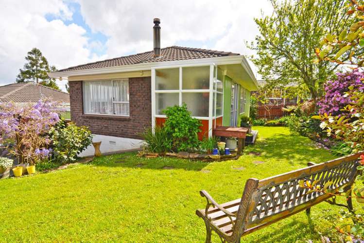 2/46a Kamara Road Glen Eden_11